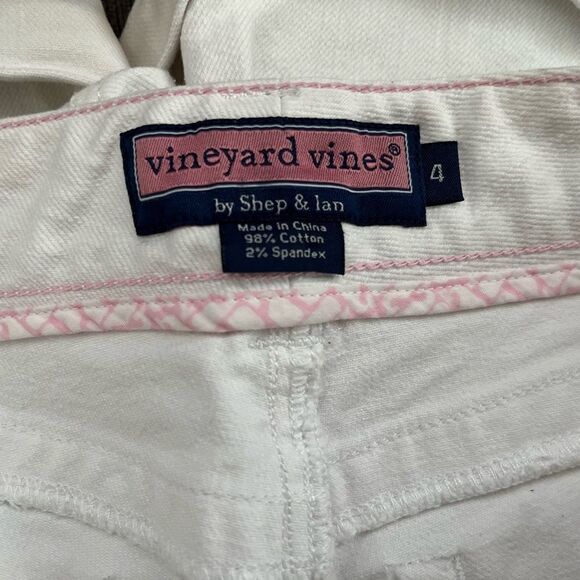Vineyard Vines 5” white 5 pocket jean shorts size 4. - Picture 3 of 4